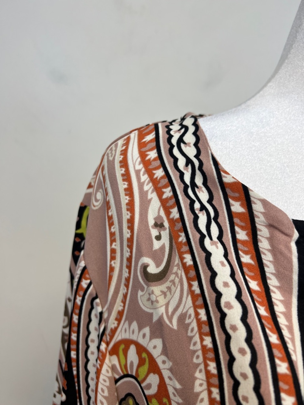 Belle by Kim Gravel Blouse Black, Pink, Lime & Orange Floral Print Boho Size 3X - Picture 11 of 14